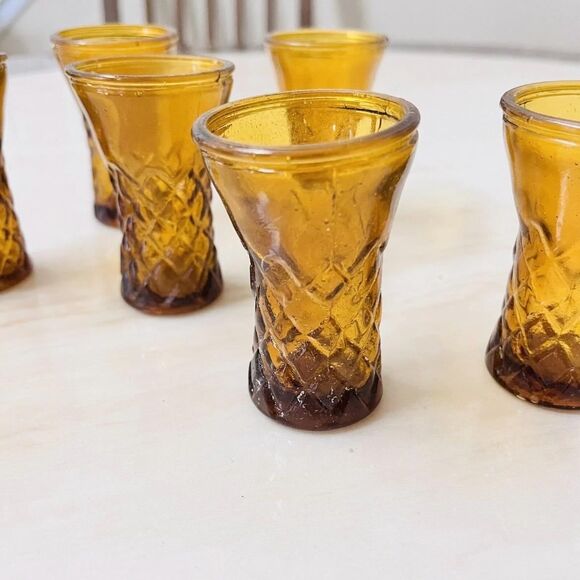 MCM Amber Glass Decanter Set w/6 Cordial Glasses Diamond Pattern Barware Taiwan - Picture 12 of 14